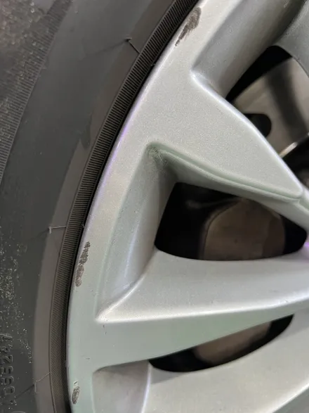 대구 휠복원 대구 휠도색 대구 자동차 휠수리 잘하는 곳 휠플레이 타이어 전문[BMW 5시리즈 순정 18인치 순정 휠복원 작업입니다.] / 대구 서구 평리동