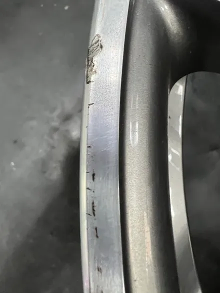 대구 휠복원 대구 휠도색 대구 자동차 휠수리 잘하는 곳 휠플레이 타이어 전문[BMW M3 순정 20인치 고스트크롬 무광 휠도색 작업입니다.] / 대구 서구 평리동