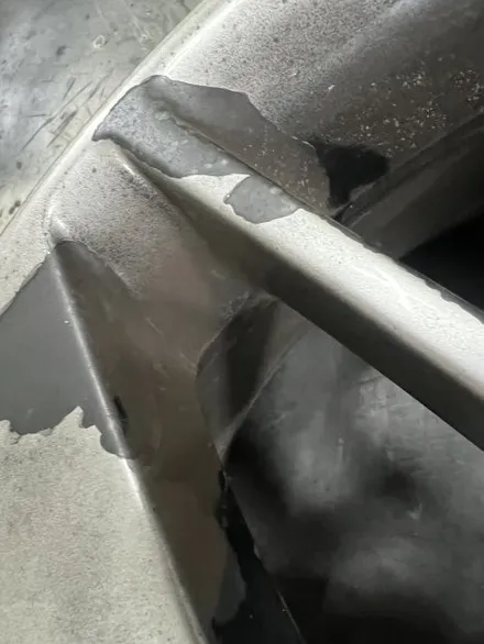 대구 휠복원 대구 휠도색 대구 자동차 휠수리 잘하는 곳 휠플레이 타이어 전문[제네시스 GV70 순정 19인치 휠복원 작업입니다.] / 대구 서구 평리동