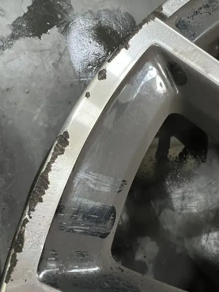 대구 휠복원 대구 휠도색 대구 자동차 휠수리 잘하는 곳 휠플레이 타이어 전문[BMW G30 5시리즈 순정 19인치 다이아몬드커팅 휠커스텀 작업입니다.] / 대구 서구 평리동