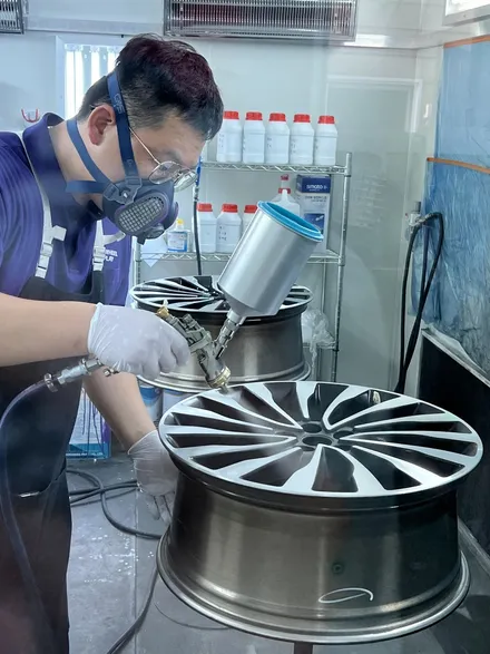 대구 휠복원 대구 휠수리 대구 휠도색 전문샵 휠플레이 [링컨 컨티넨탈 순정 20인치 다이아몬드컷팅 휠복원 작업입니다.] / 대구 서구 평리동