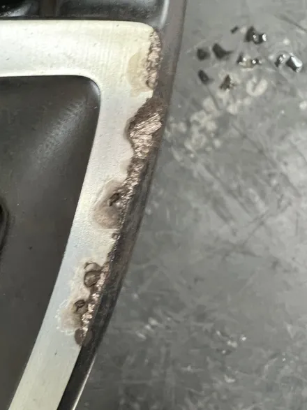 대구 휠복원 대구 휠도색 대구 휠수리 타이어 전문 휠플레이[벤츠 E63 AMG 순정 20인치 다이아몬드컷팅 휠복원 작업입니다.] / 대구 서구 평리동