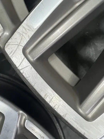 대구 휠복원 대구 휠도색 대구 휠수리 잘하는 곳 타이어 전문 휠플레이[BMW X4 순정 21인치 다이아몬드커팅 휠복원 작업입니다.] / 대구 서구 평리동