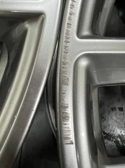 대구 휠복원 대구 휠도색 대구 자동차 휠수리 잘하는 곳 휠플레이 타이어 전문[BMW 5시리즈 순정 18인치 휠복원 작업입니다.] / 대구 서구 평리동