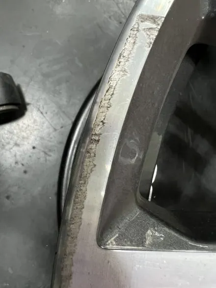 대구 휠복원 대구 휠도색 대구 자동차 휠수리 잘하는 곳 휠플레이 타이어 전문[BMW 5시리즈 순정 19인치 블랙펄유광 휠도색 작업입니다.] / 대구 서구 평리동