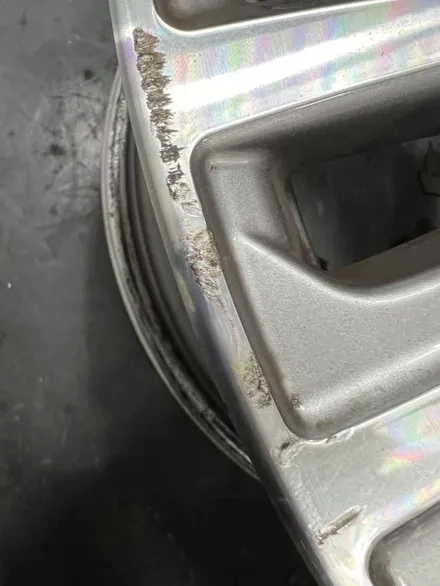 대구 휠복원 대구 휠도색 대구 자동차 휠수리 잘하는 곳 휠플레이 타이어 전문[BMW 4시리즈 순정 19인치 블랙펄유광 휠도색 작업입니다.] / 대구 서구 평리동