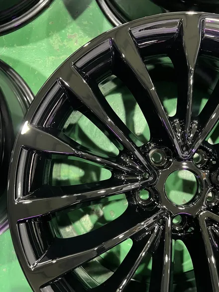 대구 휠복원 대구 휠도색 대구 자동차 휠수리 잘하는 곳 휠플레이 타이어 전문[BMW 5시리즈 순정 18인치 블랙유광 휠도색 작업입니다.] / 대구 서구 평리동