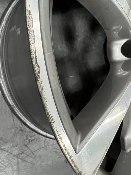 대구 휠복원 대구 휠도색 대구 휠수리 타이어 전문 휠플레이[BMW X5 순정 20인치 다이아몬드컷팅 휠복원 작업입니다.] / 대구 서구 평리동