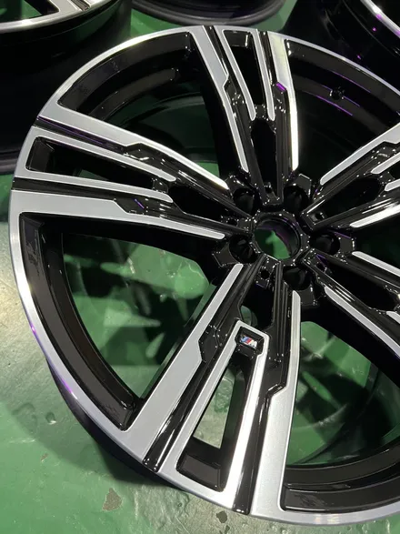 대구 휠복원 대구 휠도색 대구 자동차 휠수리 잘하는 곳 휠플레이 타이어 전문[BMW i7 순정 21인치 다이아몬드커팅 휠복원 작업입니다.] / 대구 서구 평리동