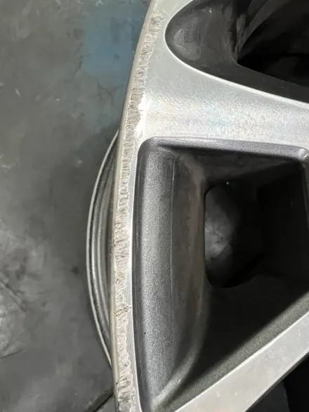 대구 휠복원 대구 휠도색 대구 자동차 휠수리 잘하는 곳 휠플레이 타이어 전문[제네시스 G90 순정 20인치 다이아몬드커팅 휠복원 작업입니다.] 대구 휠복원 성지 / 대구 서구 평리동