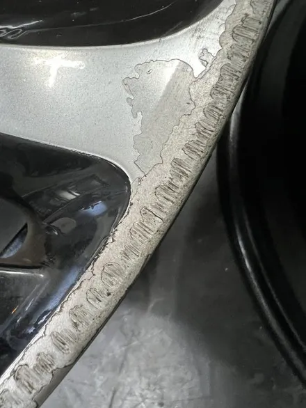 대구 휠복원 대구 휠도색 대구 자동차 휠도색 잘하는 곳 휠플레이 타이어 전문[BMW I8 순정 20인치 휠복원 작업입니다.] 대구 휠복원 성지 / 대구 서구 평리동