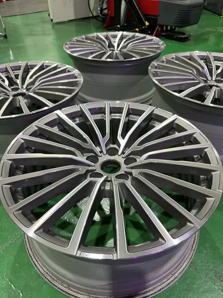 대구 휠복원 대구 휠수리 대구 휠도색 타이어 전문 휠플레이 [BMW 740 순정 20인치 다이아몬드컷팅 휠복원 작업입니다.] / 대구 서구 평리동