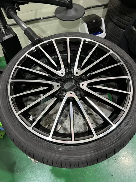대구 휠복원 대구 휠도색 대구 휠수리 타이어 전문 휠플레이[벤츠 S400 순정 20인치 다이아몬드컷팅 휠복원 작업 입니다.] / 대구 서구 평리동
