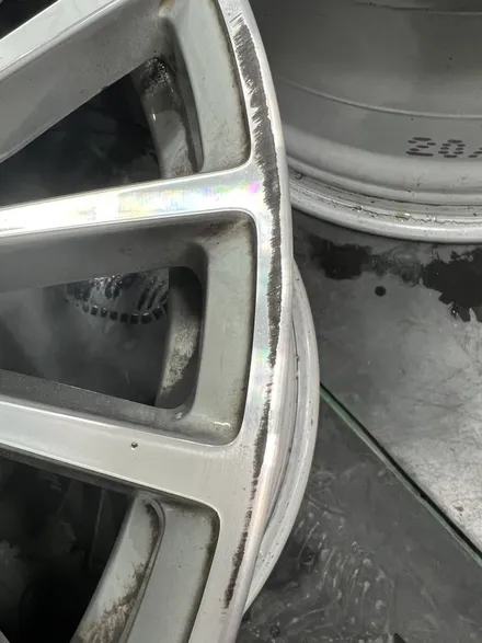 대구 휠복원 대구 휠도색 대구 휠수리 타이어 전문 휠플레이[BMW 7시리즈 순정20인치 고스트크롬 휠도색 작업입니다.] / 대구 서구 평리동