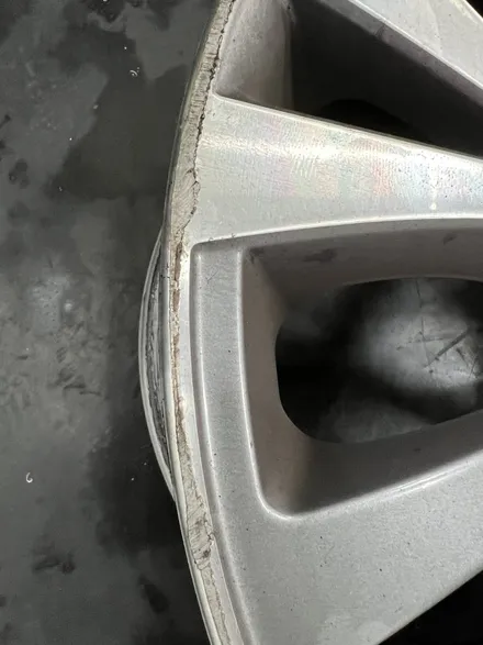 대구 휠복원 대구 휠도색 대구 휠수리 타이어 전문 휠플레이[BMW 5GT 순정 19인치 블랙유광 휠도색 작업입니다.] / 대구 서구 평리동