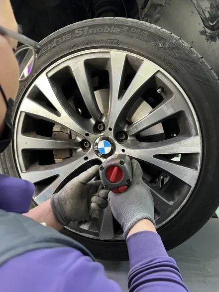 대구 휠복원 대구 휠도색 대구 휠수리 타이어 전문 휠플레이[BMW 5GT 순정 19인치 다이아몬드커팅 휠복원 작업입니다.] / 대구 서구 평리동