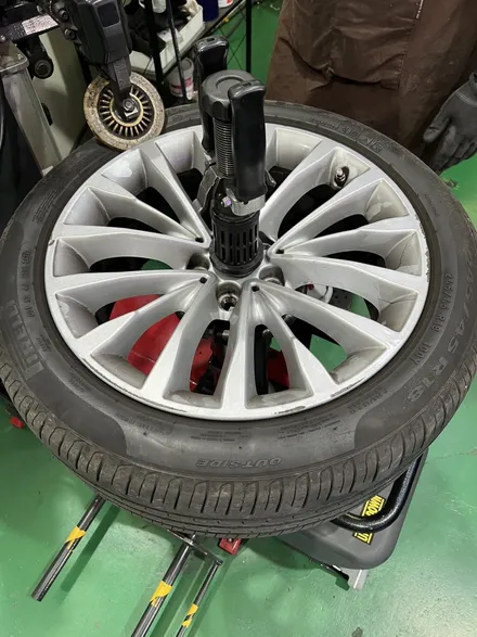 대구 휠복원 대구 휠도색 대구 자동차 휠수리 잘하는 곳 휠플레이 타이어 전문[BMW 5시리즈 순정 18인치 순정 휠복원 작업입니다.] / 대구 서구 평리동