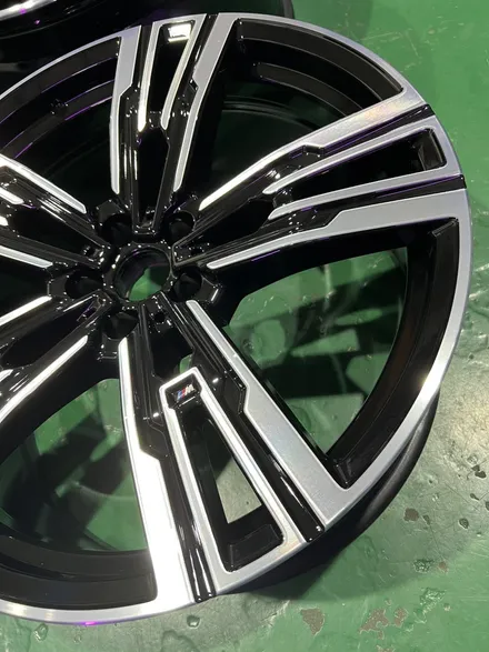 대구 휠복원 대구 휠도색 대구 자동차 휠수리 잘하는 곳 휠플레이 타이어 전문[BMW i7 순정 21인치 다이아몬드커팅 휠복원 작업입니다.] / 대구 서구 평리동
