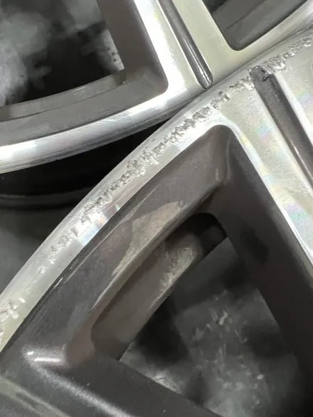 대구 휠복원 대구 휠도색 대구 휠수리 타이어 전문 휠플레이[BMW 7시리즈 순정 20인치 블랙펄유광 휠도색 작업입니다.] / 대구 서구 평리동