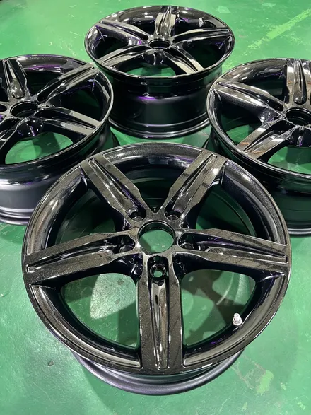 대구 휠복원 대구 휠도색 대구 자동차 휠수리 잘하는 곳 휠플레이 타이어 전문[BMW 1시리즈 순정 17인치 블랙펄유광 휠도색 작업입니다.] / 대구 서구 평리동