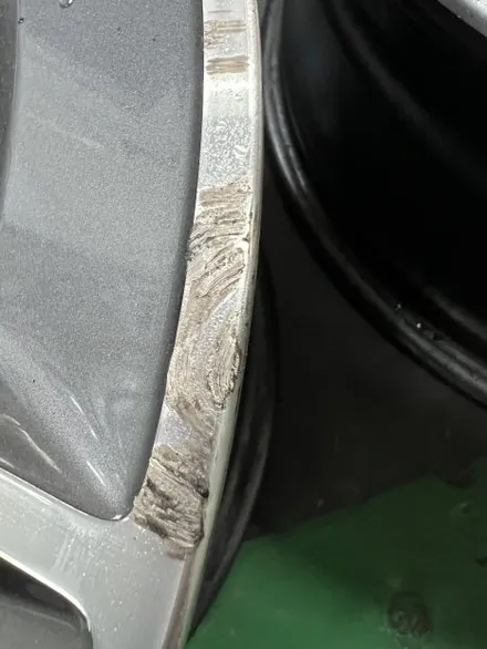 대구 휠복원 대구 휠도색 대구 자동차 휠수리 잘하는 곳 휠플레이 타이어 전문[벤츠 C43 AMG 순정 19인치 블랙커팅 커스텀 작업입니다.] / 대구 서구 평리동