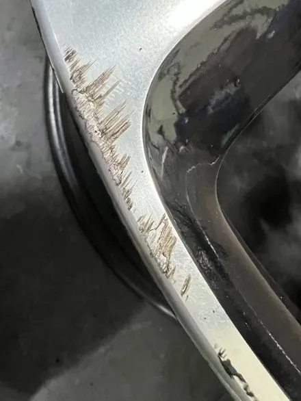대구 휠복원 대구 휠도색 대구 자동차 휠도색 잘하는 곳 휠플레이 타이어 전문[BMW I8 순정 20인치 휠복원 작업입니다.] 대구 휠복원 성지 / 대구 서구 평리동