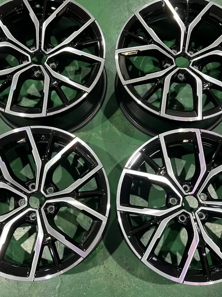 대구 휠복원 대구 휠도색 대구 자동차 휠수리 잘하는 곳 휠플레이 타이어 전문[BMW G30 5시리즈 순정 19인치 다이아몬드커팅 휠커스텀 작업입니다.] / 대구 서구 평리동