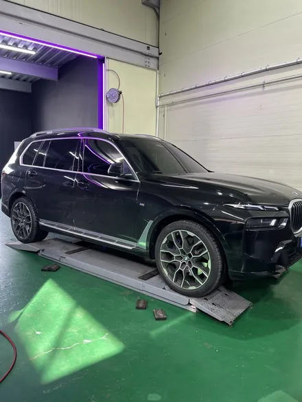 대구 휠복원 대구 휠도색 대구 자동차 휠수리 잘하는 곳 휠플레이 타이어 전문[BMW X7 순정 22인치 블랙유광 휠도색 작업입니다.] / 대구 서구 평리동