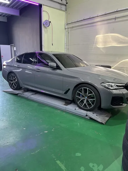 대구 휠복원 대구 휠도색 대구 자동차 휠수리 잘하는 곳 휠플레이 타이어 전문[BMW 5시리즈 순정 19인치 블랙펄유광 휠도색 작업입니다.] / 대구 서구 평리동