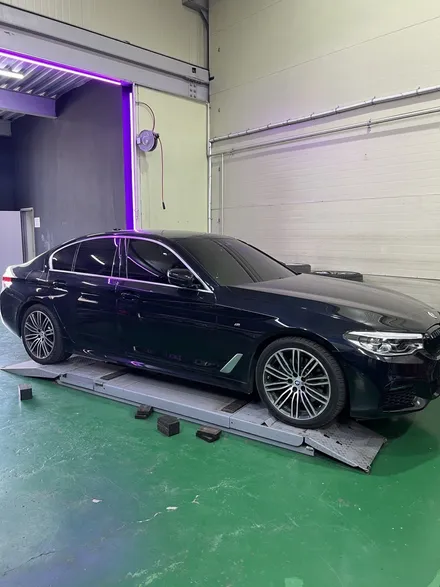 대구 휠복원 대구 휠도색 대구 자동차 휠수리 잘하는 곳 휠플레이 타이어 전문[BMW 5시리즈 순정 19인치 블랙펄유광 휠도색 작업입니다.] / 대구 서구 평리동