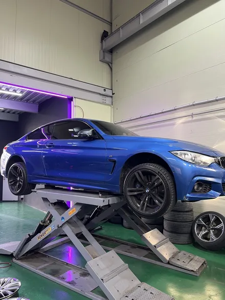 대구 휠복원 대구 휠도색 대구 휠수리 잘하는 곳 휠플레이 타이어 전문[BMW 420 순정 19인치 블랙유광 휠도색 작업입니다.] / 대구 서구 평리동