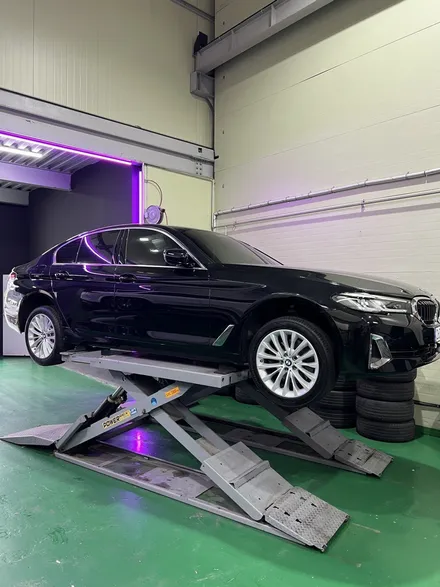 대구 휠복원 대구 휠도색 대구 자동차 휠수리 잘하는 곳 휠플레이 타이어 전문[BMW 5시리즈 순정 18인치 블랙유광 휠도색 작업입니다.] / 대구 서구 평리동