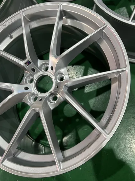 대구 휠복원 대구 휠도색 대구 휠수리 타이어 전문 휠플레이[BMW 420 쿠페 순정 19인치 실버 휠도색 작업입니다.] / 대구 서구 평리동