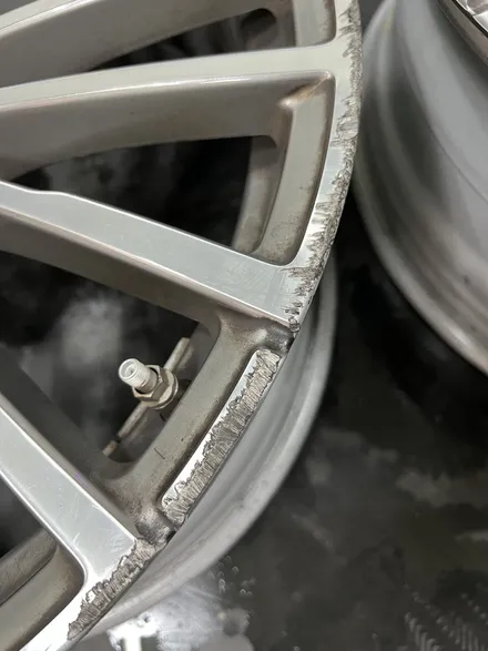 대구 휠복원 대구 휠도색 대구 휠수리 타이어 전문 휠플레이[BMW 7시리즈 순정20인치 고스트크롬 휠도색 작업입니다.] / 대구 서구 평리동