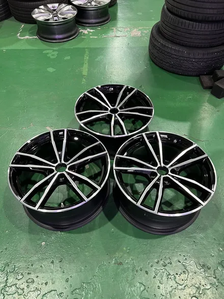 대구 휠복원 대구 휠도색 대구 자동차 휠수리 잘하는 곳 휠플레이 타이어 전문[BMW 3 순정 19인치 다이아몬드커팅 휠복원 작업입니다.] / 대구 서구 평리동
