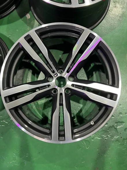 대구 휠복원 대구 휠도색 대구 자동차 휠수리 잘하는 곳 휠플레이 타이어 전문[BMW 7시리즈 순정 20인치 다이아몬드 커팅 휠복원 작업입니다.] / 대구 서구 평리동