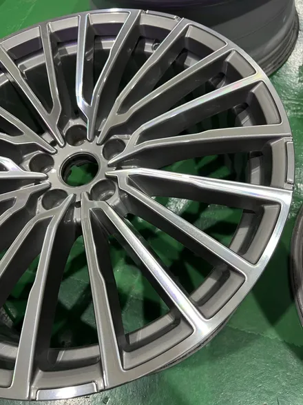 대구 휠복원 대구 휠수리 대구 휠도색 타이어 전문 휠플레이 [BMW 740 순정 20인치 다이아몬드컷팅 휠복원 작업입니다.] / 대구 서구 평리동