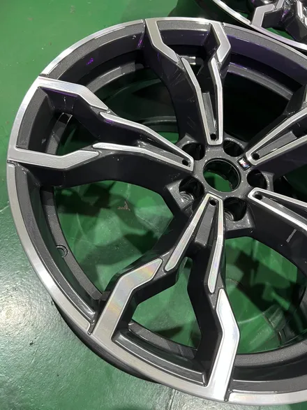 대구 휠복원 대구 휠도색 대구 휠수리 타이어 전문 휠플레이[BMW X4 순정 21인치 다이아몬드컷팅 휠복원 작업입니다.] / 대구 서구 평리동
