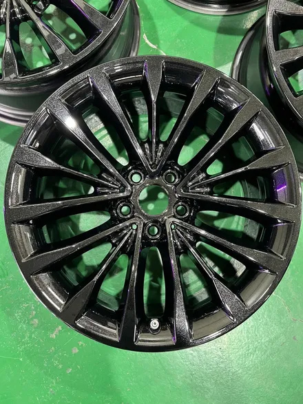 대구 휠복원 대구 휠도색 대구 휠수리 타이어 전문 휠플레이[BMW 5시리즈 순정 18인치 블랙펄유광 휠도색 작업입니다.] / 대구 서구 평리동
