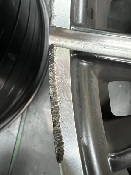 대구 휠복원 대구 휠도색 대구 휠수리 잘하는 곳 타이어 전문 휠플레이[BMW 5시리즈 순정 19인치 다이아몬드커팅 휠복원 작업입니다.] / 대구 서구 평리동