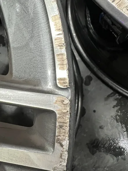 대구 휠복원 대구 휠도색 대구 자동차 휠수리 잘하는 곳 휠플레이 타이어 전문[벤츠 S 클래스 순정 19인치 다이아몬드커팅 휠복원 작업입니다.] / 대구 서구 평리동