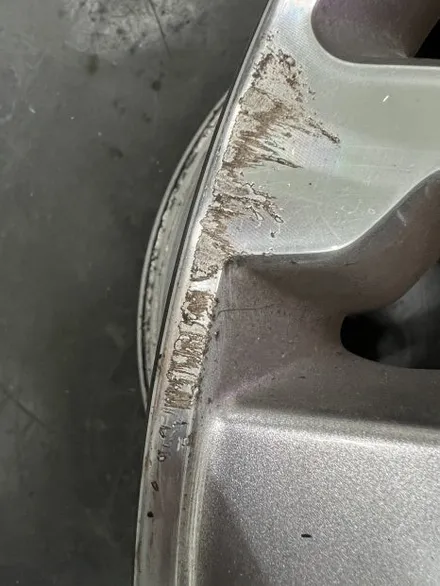 대구 휠복원 대구 휠도색 대구 자동차 휠수리 잘하는 곳 휠플레이 타이어 전문[랜드로버 레인지로버 스포츠 순정 21인치 다이아몬드커팅 휠복원 작업입니다.] / 대구 서구 평리동