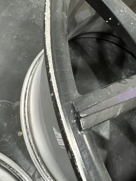 대구 휠복원 대구 휠도색 대구 자동차 휠수리 잘하는 곳 휠플레이 타이어 전문[아우디 RS7 보센 20인치 블랙펄유광 휠도색 작업입니다.] / 대구 서구 평리동