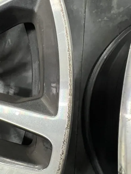 대구 휠복원 대구 휠도색 대구 자동차 휠수리 잘하는 곳 휠플레이 타이어 전문[BMW 5시리즈 순정 19인치 블랙펄유광 휠도색 작업입니다.] / 대구 서구 평리동