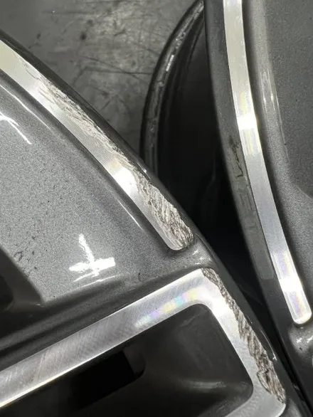 대구 휠복원 대구 휠도색 대구 자동차 휠수리 잘하는 곳 휠플레이 타이어 전문[벤츠 S 클래스 순정 19인치 다이아몬드 커팅 휠복원 작업입니다.] / 대구 서구 평리동