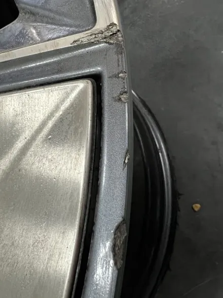 대구 휠복원 대구 휠도색 대구 자동차 휠수리 잘하는 곳 휠플레이 타이어 전문[BMW I7 7시리즈 순정 21인치 다이아몬드커팅 휠복원 작업입니다.] / 대구 서구 평리동