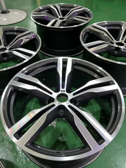 대구 휠복원 대구 휠도색 대구 휠수리 타이어 전문 휠플레이[BMW 7시리즈 순정 20인치 다이아몬드컷팅 휠복원 작업입니다.] / 대구 서구 평리동