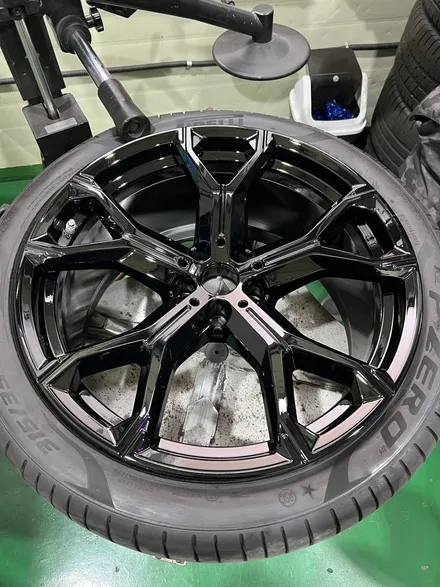 대구 휠복원 대구 휠도색 대구 휠수리 타이어 전문 휠플레이[BMW X6 순정 21인치 블랙유광 휠도색 작업입니다.] / 대구 서구 평리동