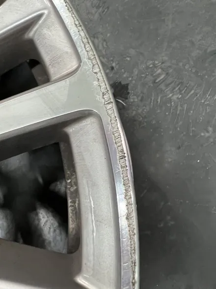 대구 휠복원 대구 휠도색 대구 휠수리 타이어 전문 휠플레이[BMW 3시리즈 순정 18인치 다이아몬드컷팅 휠복원 작업입니다.] / 대구 서구 평리동