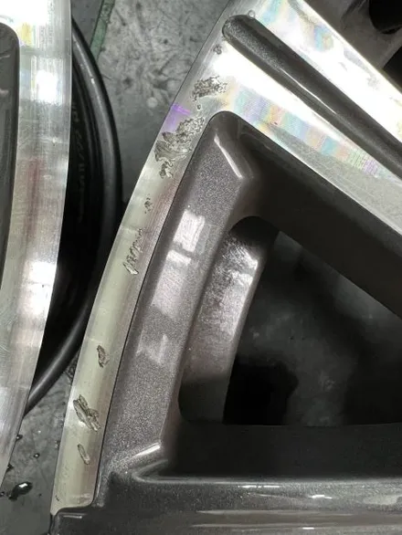 대구 휠복원 대구 휠도색 대구 휠수리 타이어 전문 휠플레이[BMW 7시리즈 순정 20인치 블랙펄유광 휠도색 작업입니다.] / 대구 서구 평리동
